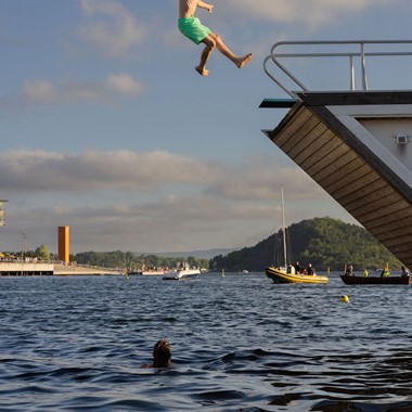 Hopp i havet - Flytende badstue i Oslofjorden - ting å gjøre i Oslo