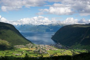 Vik i Sogn - Fjord og bre tur til Fjærland fra Bergen 