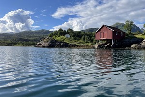 Nehmen Sie an einer Kajaktour auf den Lofoten teil - Aktivitäten in Svolvær, Norwegen