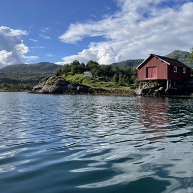 Nehmen Sie an einer Kajaktour auf den Lofoten teil - Aktivitäten in Svolvær, Norwegen