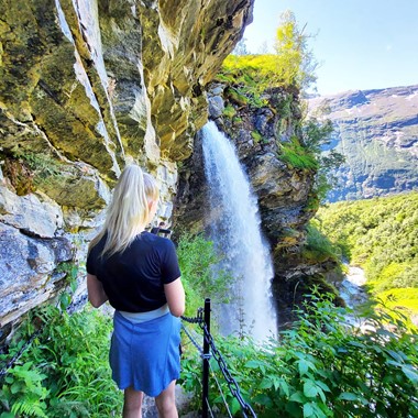 Wasserfallwanderung in Geiranger, Norwegen