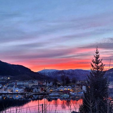 Sonnenuntergang in Norheimsund, Hardangerfjord, Norwegen