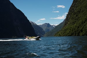 På fjorden med RIB-båt fra Flåm  