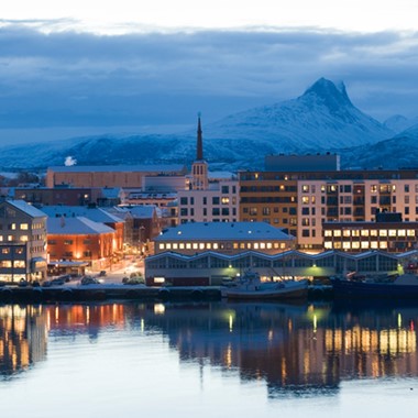 Wintersonnenwende in der Stadt Bodø – Norwegen