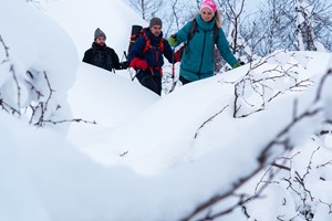 Viel Schnee bei der Schneeschuhwanderung in Hanguren - Voss, Norwegen