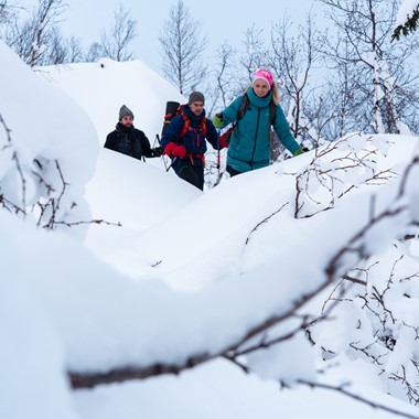 Viel Schnee bei der Schneeschuhwanderung in Hanguren - Voss, Norwegen