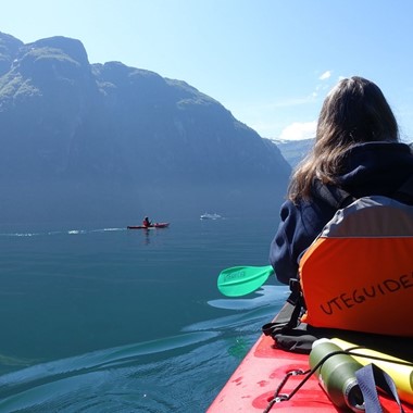 Ting å gjøre på Hellesylt - Guidet fjordpadling Hellesylt