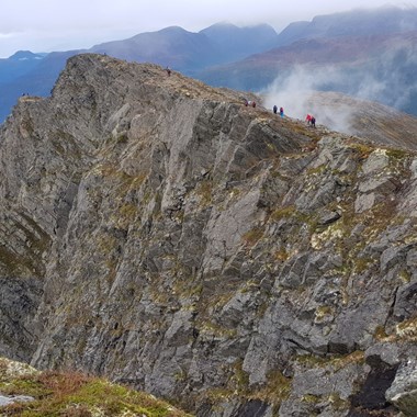 Utsikt mot Romsdalseggen -  Guidet fjelltur til Romsdalseggen - Åndalsnes