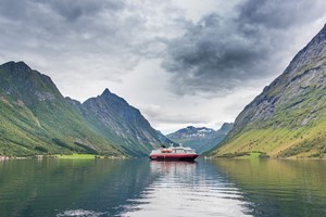 Wunderschönen Hjørundfjord - Hjørundfjord, Norwegen