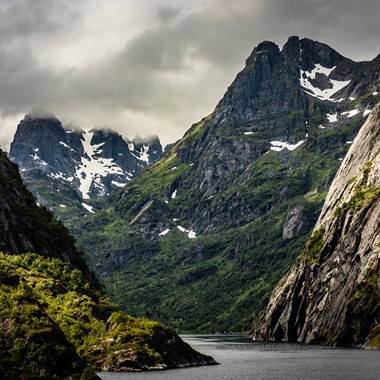 La maga del fiordo de Troll - Svolvær, Noruega