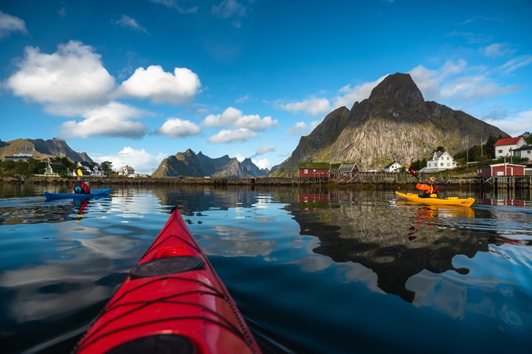 Kayak tour in Reine, Lofoten – Short
