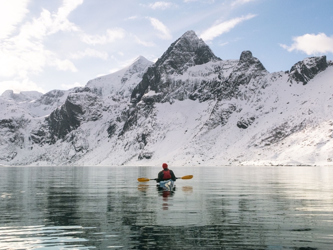 Recorrido en kayak en Reine en invierno