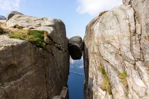 Kjeragbolten- Ikoniske Fjellturer Kjerag med Fjord Tours - Fra Stavanger, Bergen og Oslo