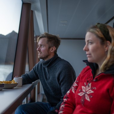 Enjoying the view - Fjord - and Wildlife cruise from Tromsø, Norwegen