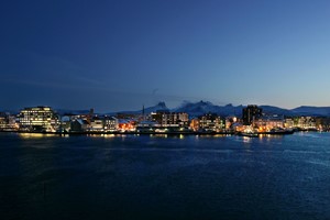 Línea del horizonte de Bodø - Bodø, Noruega