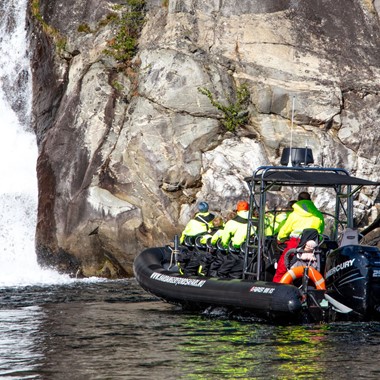 RIB-Bootsfahrt auf dem Hardangerfjord ab Eidfjord, Norwegen