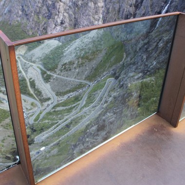 Herrliche Aussicht - Trollstigen & Bergtour nach Bispevatnet - Åndalsnes. Norwegen