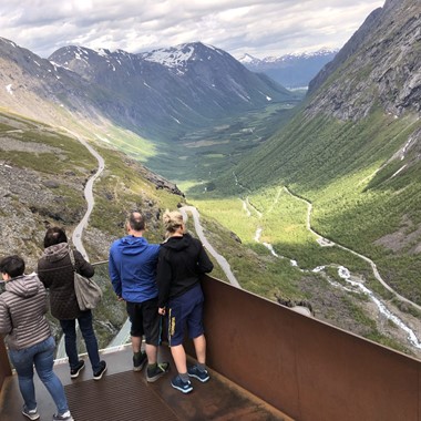 Blick über Trollstigen - Trollstigen und Bergtour nach Bispevatnet - Åndalsnes, Norwegen
