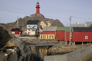 Rundreise zum Leuchtturm Finnøya & Ona