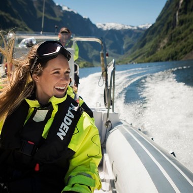 Descubre un safari por fiordos Patrimonio de la Humanidad durante el conocido tour Norway in a nutshell® de Fjord Tours