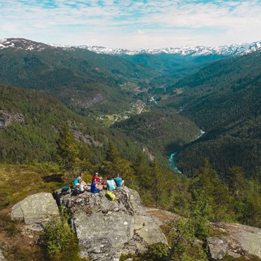Die Aussicht genießen - Wanderung zum Sverrestigen Weg - Voss, Norwegen