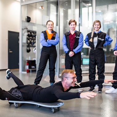 Aktiviteter på Voss - velkommen til innendørs fallskjermhopping  på Voss Vind, trening