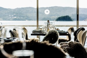 Aktivitäten in Bergen - Fjordkreuzfahrt und Abendessen bei Cornelius auf Holmen - Blick vom Restaurant - Bergen. Norwegen