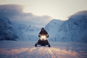 Lyngen Schneemobiltour  in Tromsø, Norwegen