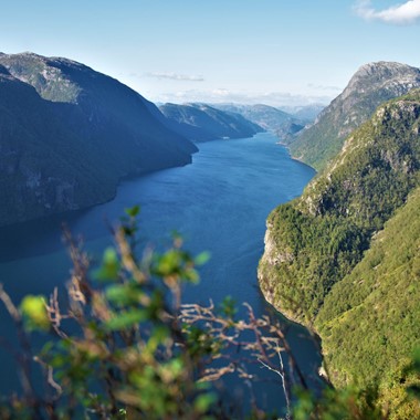 Panoramablick auf die Fjordlandschaft - Bergwanderung nach Bergsrinden von Bergen, Bergen - Norwegen