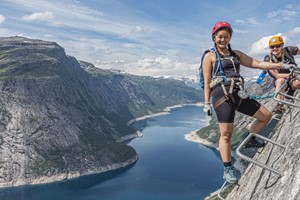 Aufstieg zur Trolltunga - Trolltunga Via Ferrata , Odda, Norwegen