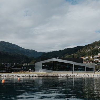 Hardanger Akvasenter - digitales Aussichtszentrum in Øystese - Fjord- und Lachssafari in Øystese, Norwegen