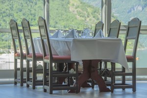 Havila Hotel Geiranger – Restaurant mit Blick auf den Fjord, Norwegen
