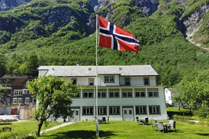Gudvangen Budget Hotel - Der Gartenbereich - Gudvangen, Norwegen