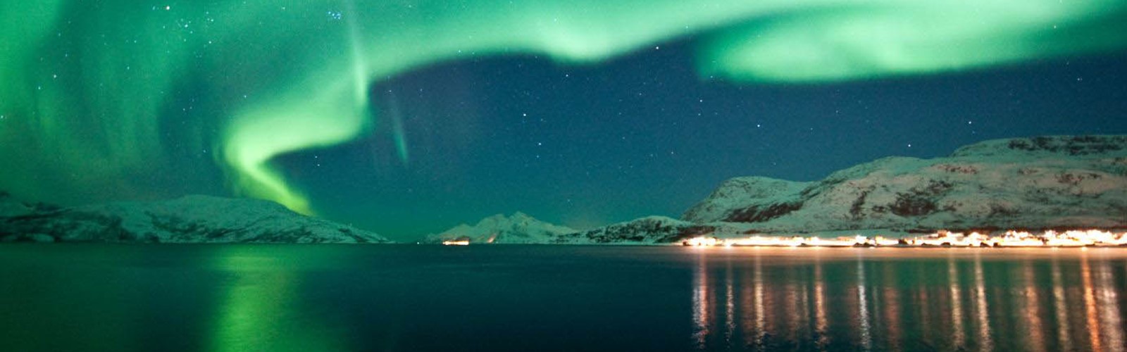 Northen_Lights_Aurora_borealis_Nordlys_Nordlich_in_Norway.jpg