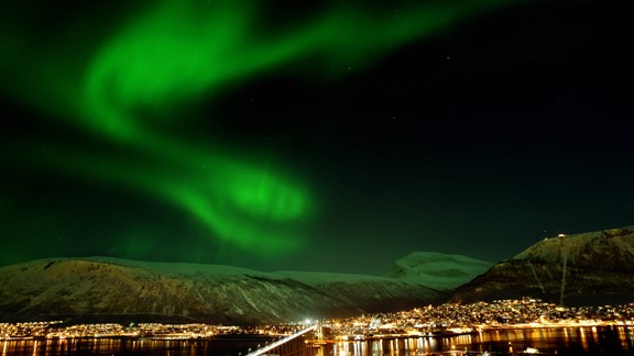 Tour_northern_Lights_Aurora_Borealis_in_Tromso_Norway.jpg