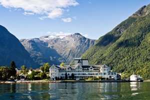 Experience Balestrand on the Sognefjord in a nutshell trip