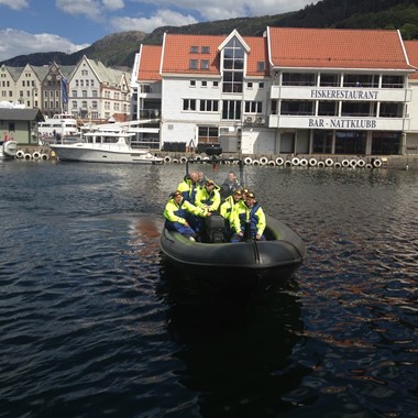 På rib-båt tur i Bergen