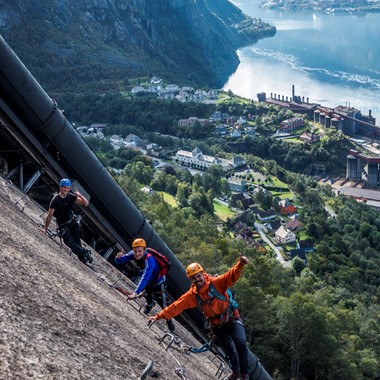 Tyssedal Via Ferrata - thumbs up - Activities in Odda, Norway