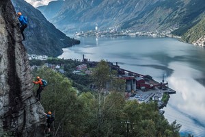 Tyssedal Via Ferrata - Blick auf Tyssedal - Aktivitäten in Odda, Norwegen
