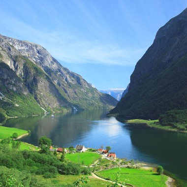 El fiordo de Nærøy, Patrimonio Mundial de la Unesco - Gudvangen, Noruega