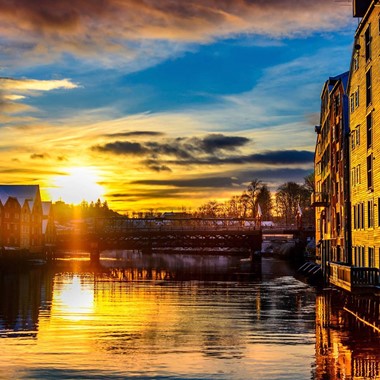 Sommer und Sonnenuntergang in Trondheim - Norwegen