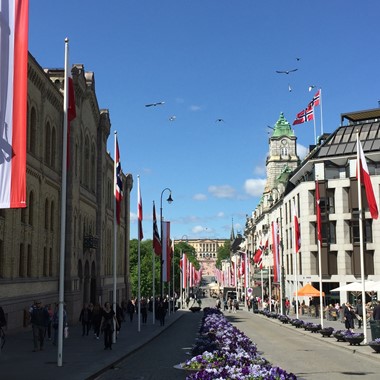Activities in Oslo - Oslo Discovery bus tour -Karl Johans street - Oslo, Norway