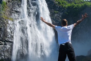 Fjord Rib Abenteuer und Wanderung zum Feigefossen Wasserfall